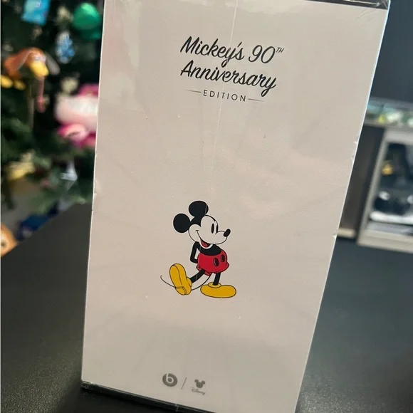 Beats Dr Dre Solo 3 Mickey 90th Anniv. Limited Edition Headphones - Picture 2 of 9